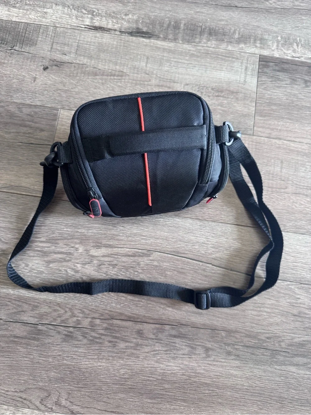 CASE LOGIC Black Camera/Tablet Accessory Shoulder Bag